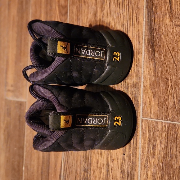 Kids Jordan 12 Retro - Picture 4 of 8